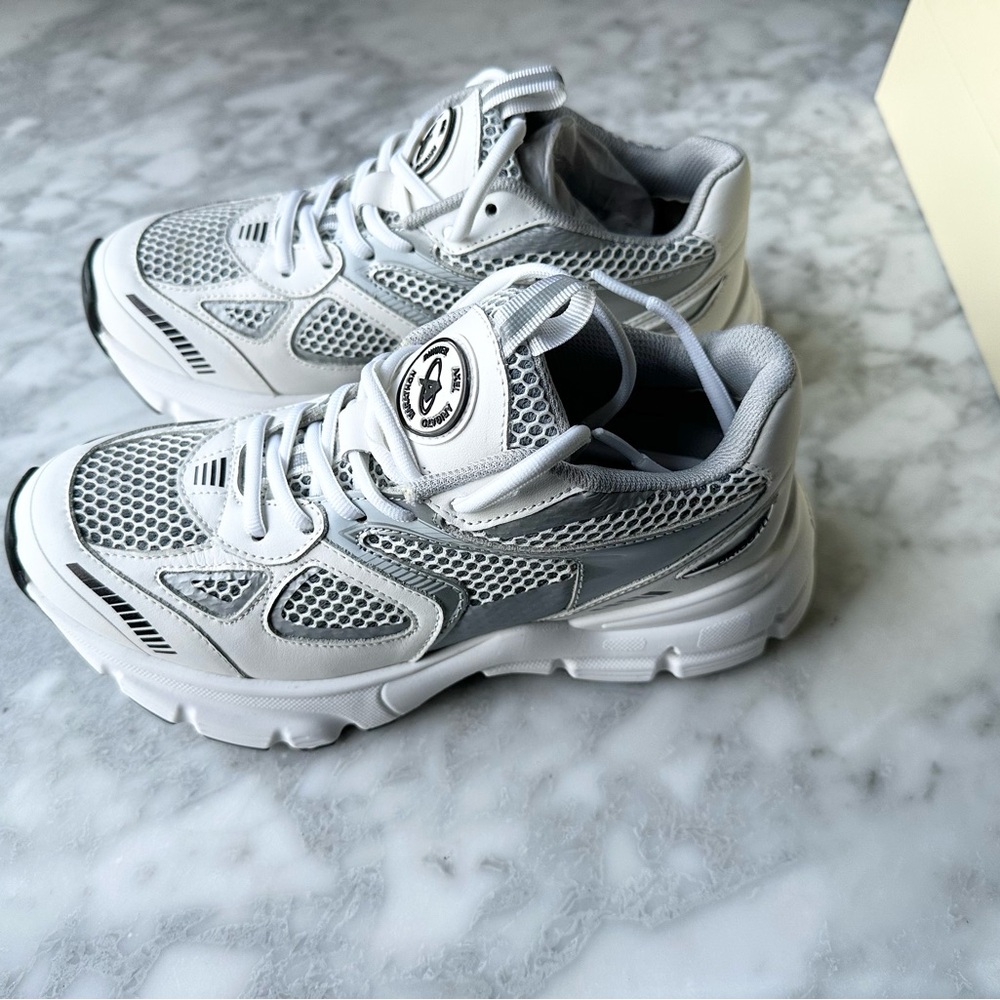 Axel Arigato Sneakers